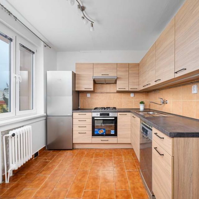 PRONAJATO – Byt 4+1, balkón, 95 m²