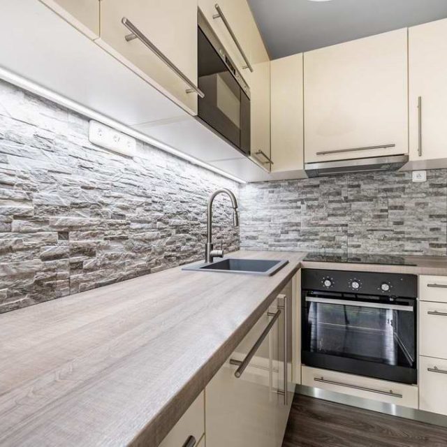 PRONAJATO – Byt 2+kk s lodžií, 47 m²