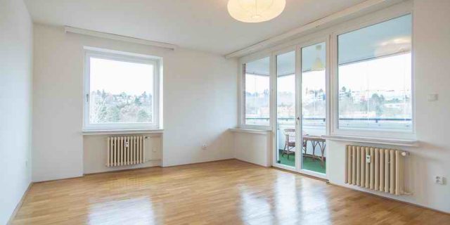 PRONAJATO – Byt 4+1 s lodžií, 94 m2