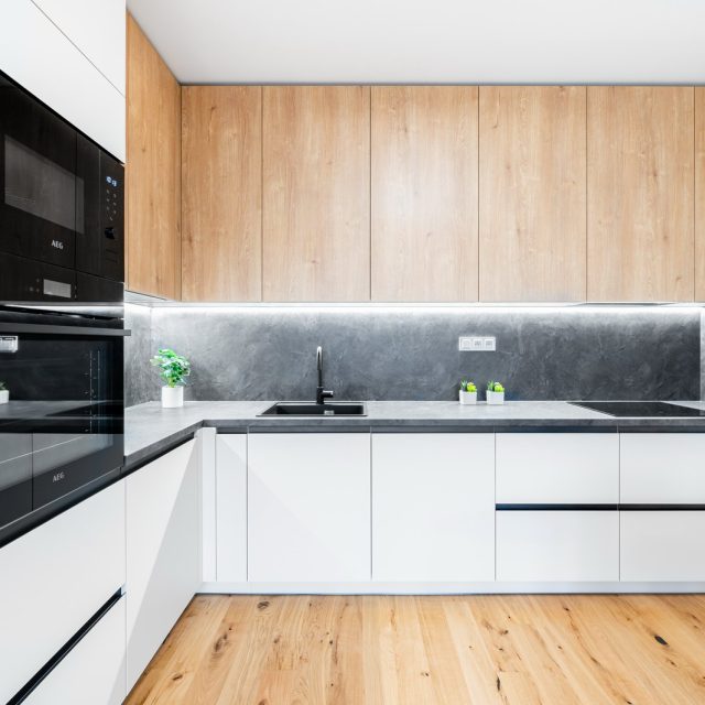PRONAJATO – Byt 2+kk s lodžií, 54 m2 a garážovým stáním
