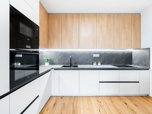 PRONAJATO – Byt 2+kk s lodžií, 54 m2 a garážovým stáním